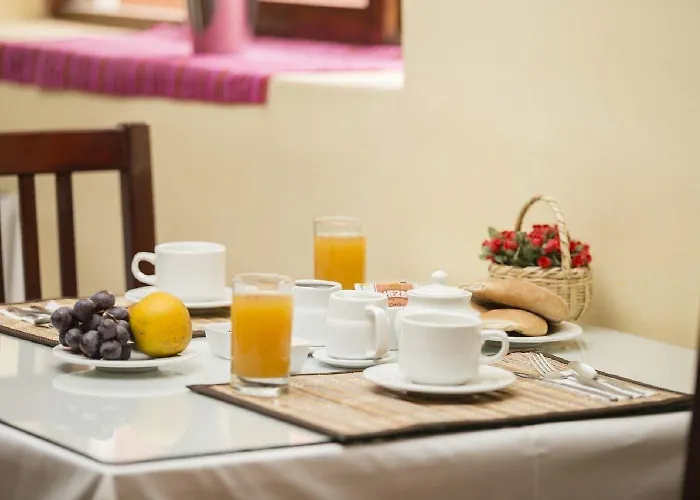 Yucay Plaza 2*